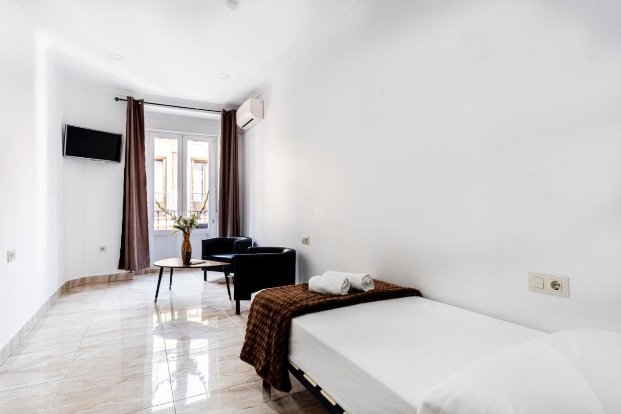 Hostal Rincon De Sol - Centro Madrid - Self Checkin Екстер'єр фото